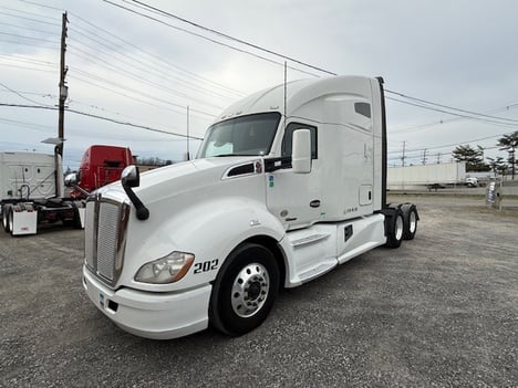 2019-kenworth-t680-tandem-axle-sleeper #1367