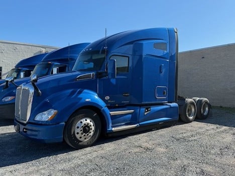 2021 KENWORTH T680 Tandem Axle Sleeper