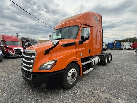 2019 FREIGHTLINER Cascadia Tandem Axle Sleeper