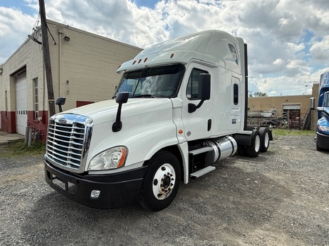 2020 FREIGHTLINER Cascadia Tandem Axle Sleeper