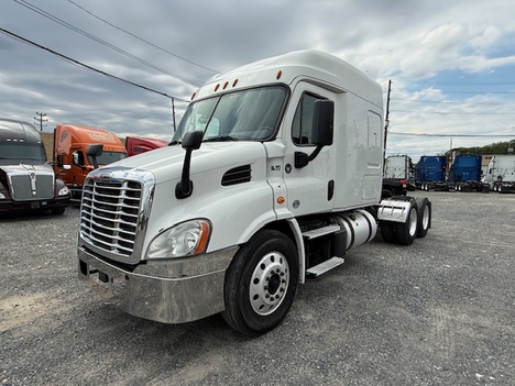 2020-freightliner-cascadia-tandem-axle-sleeper #1381