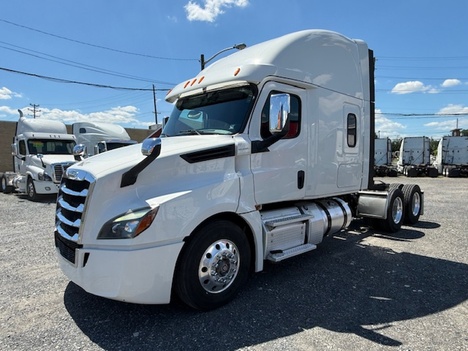 2019 FREIGHTLINER Cascadia Tandem Axle Sleeper