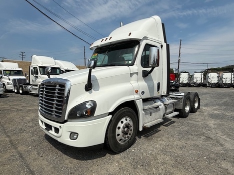 2018 FREIGHTLINER Cascadia Tandem Axle Daycab