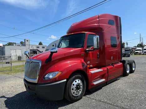 2022 INTERNATIONAL LT625 Tandem Axle Sleeper