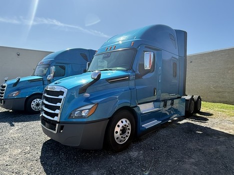 2023 FREIGHTLINER Cascadia Tandem Axle Sleeper