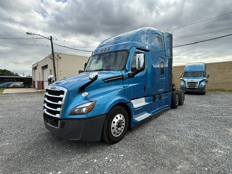 2023-freightliner-cascadia-tandem-axle-sleeper #1404