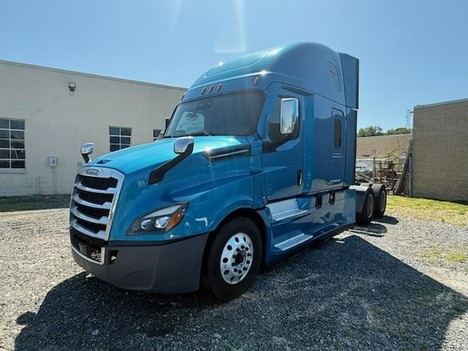 2023 FREIGHTLINER Cascadia Tandem Axle Sleeper