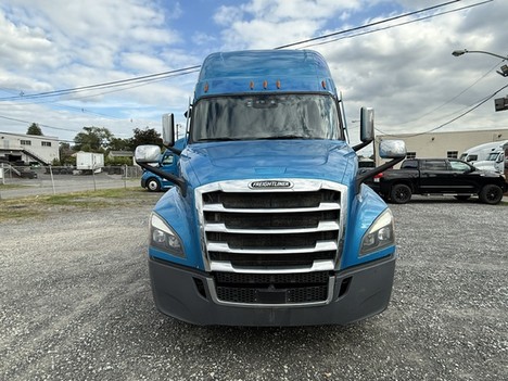 2021-freightliner-cascadia-tandem-axle-sleeper #1410