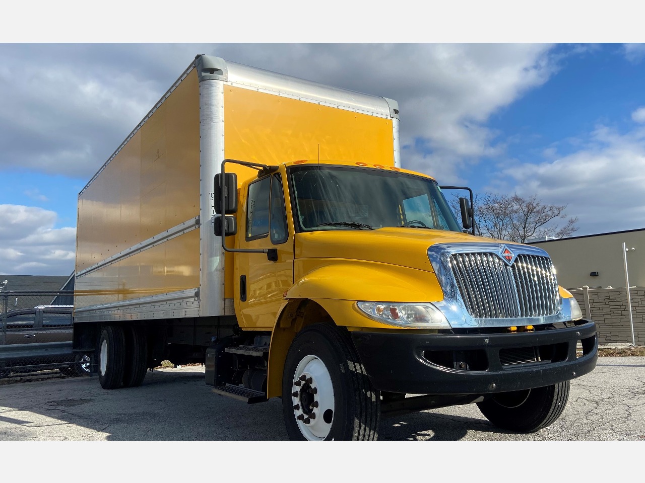 USED 2018 INTERNATIONAL 4300 BOX VAN TRUCK #1041 USED 2018 INTERNATIONAL 4300 BOX VAN TRUCK #1041