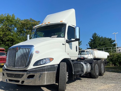 NEW 2025 INTERNATIONAL RH TANDEM AXLE DAYCAB TRUCK #1049-1 NEW 2025 INTERNATIONAL RH TANDEM AXLE DAYCAB TRUCK #1049-1