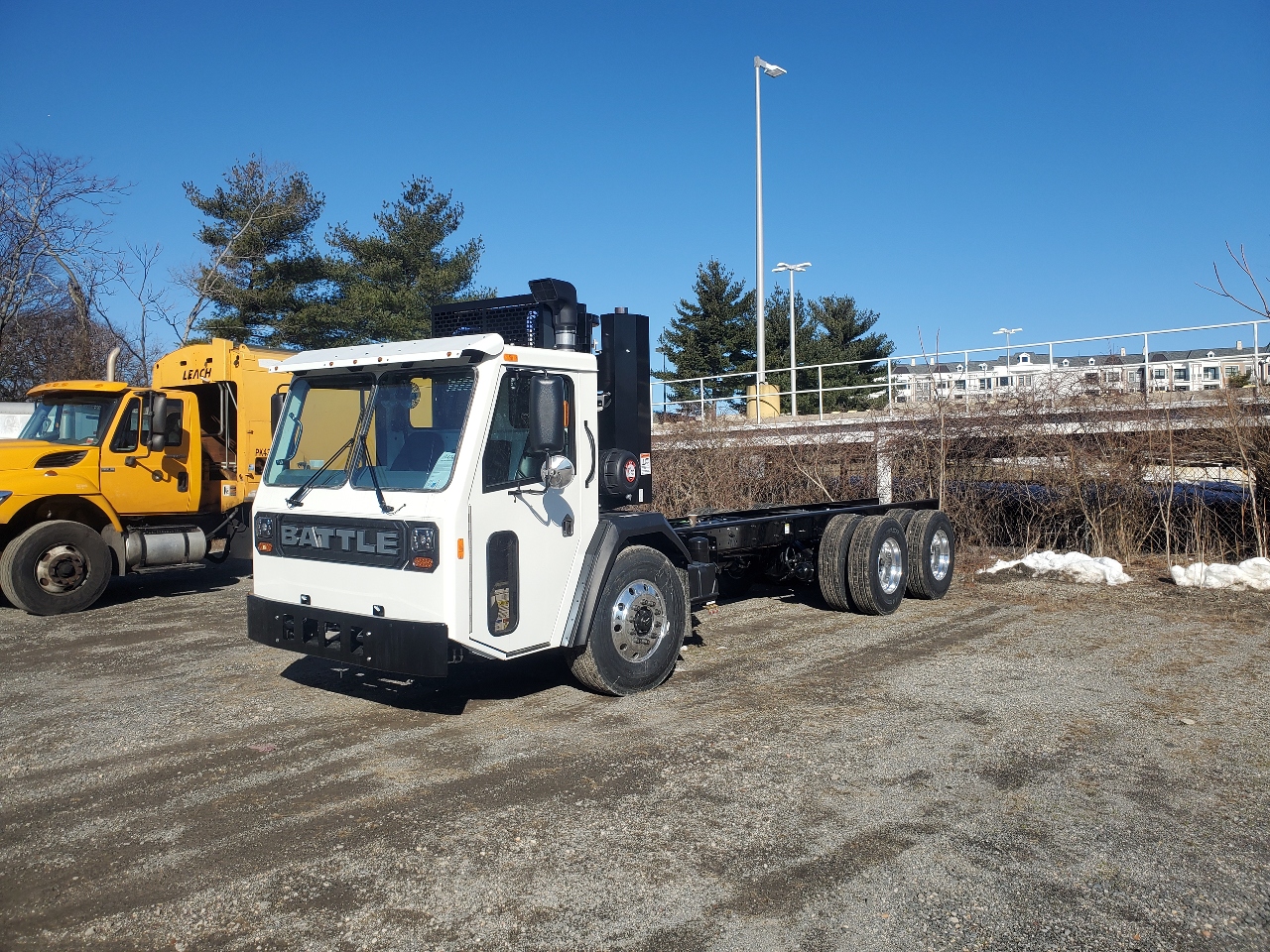 NEW 2025 BATTLE MOTORS LNT GARBAGE TRUCK #1050 NEW 2025 BATTLE MOTORS LNT GARBAGE TRUCK #1050