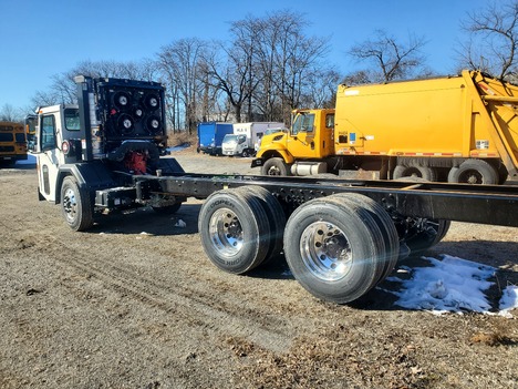 NEW 2025 BATTLE MOTORS LNT GARBAGE TRUCK #1050-3 NEW 2025 BATTLE MOTORS LNT GARBAGE TRUCK #1050-3