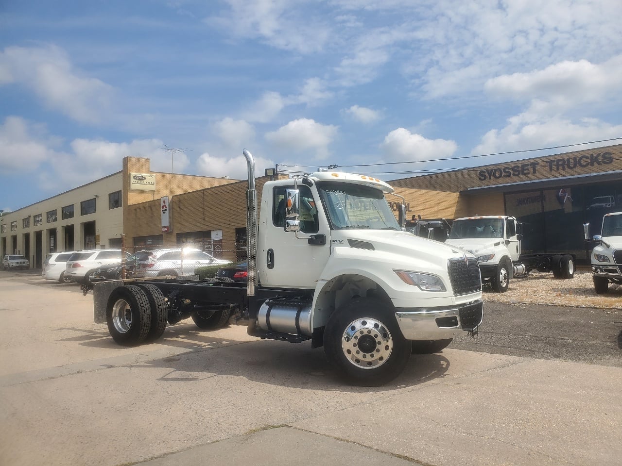 2027 INTERNATIONAL MV Cab Chassis Truck #1 2027 INTERNATIONAL MV Cab Chassis Truck #1