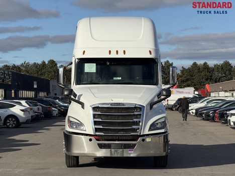 2021 FREIGHTLINER CASCADIA Tandem Axle Sleeper #1333
