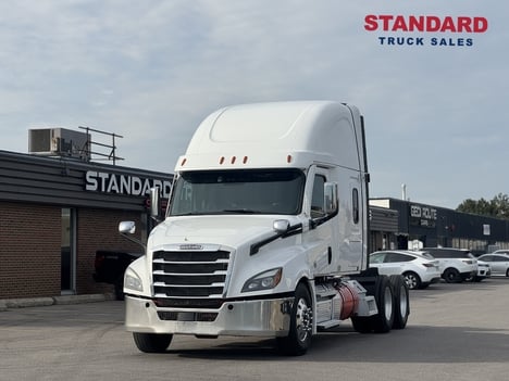 2021 FREIGHTLINER CASCADIA Single Axle Sleeper #1347