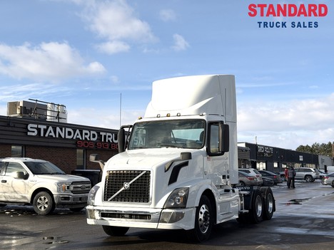 2018 VOLVO VNL300 Tandem Axle Daycab #1359