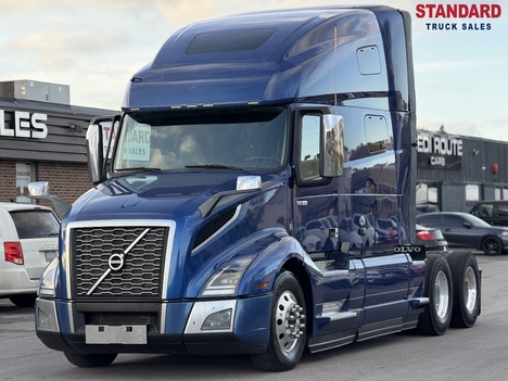 2022 VOLVO VNL760 Tandem Axle Sleeper #1360