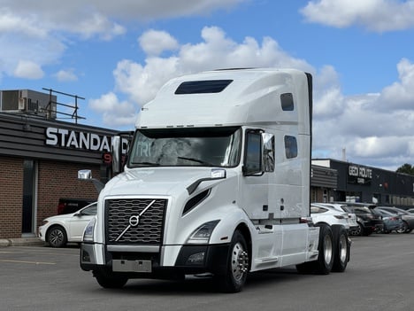 2022 VOLVO 760 Tandem Axle Sleeper #1437