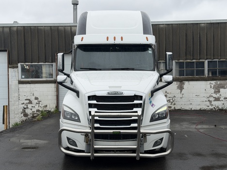 2022 FREIGHTLINER Cascadia Single Axle Sleeper #1451