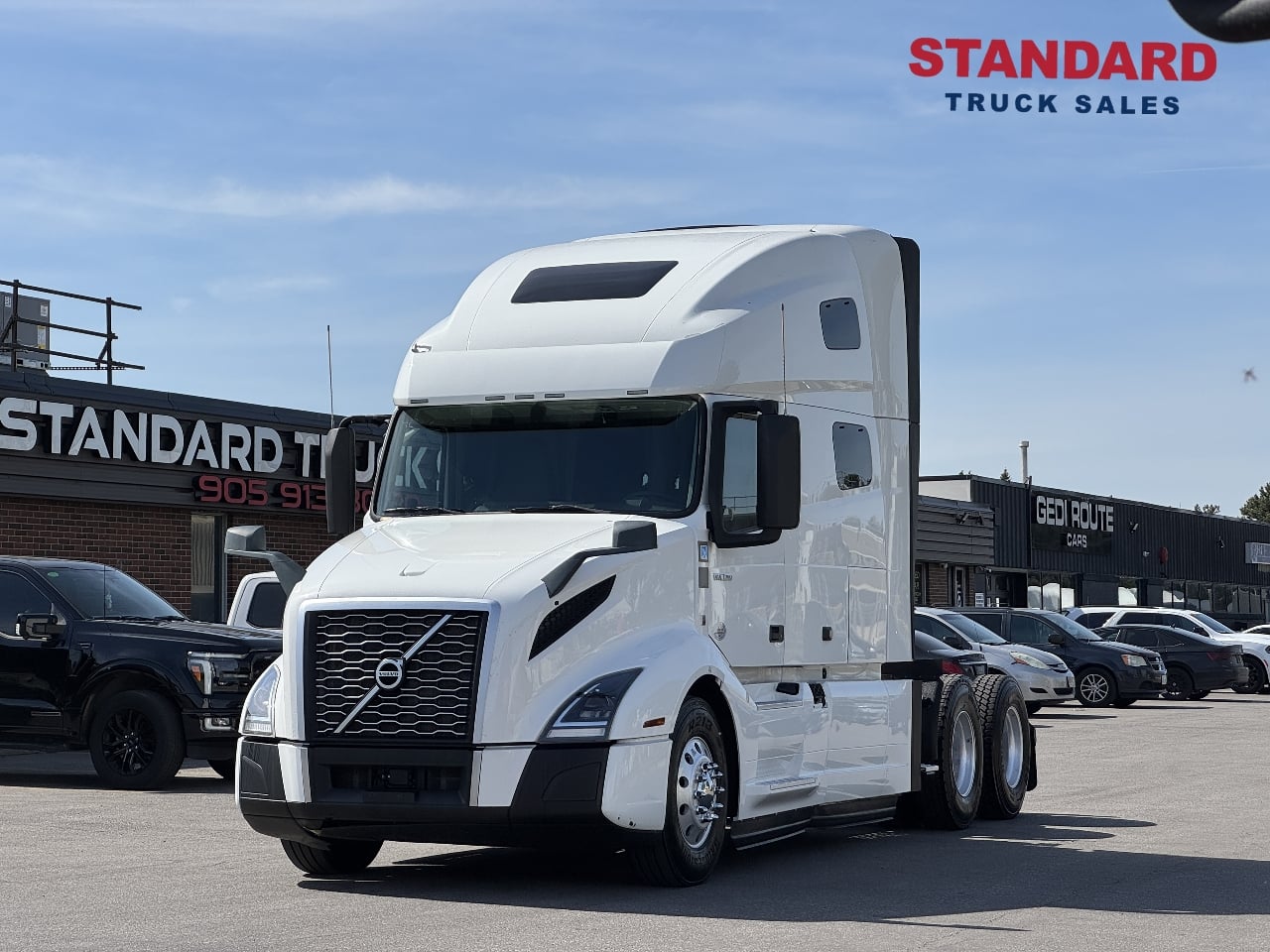 2022 VOLVO 760 Single Axle Sleeper #1 2022 VOLVO 760 Single Axle Sleeper #1