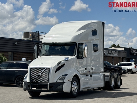 2021 VOLVO VNL760 Tandem Axle Sleeper #1502