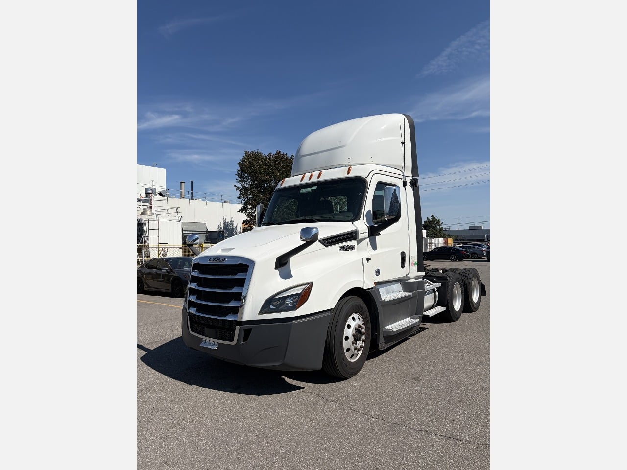 2020 FREIGHTLINER CASCADIA Tandem Axle Daycab #1 2020 FREIGHTLINER CASCADIA Tandem Axle Daycab #1