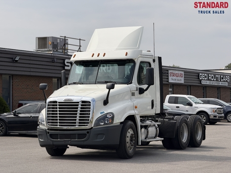 2018 FREIGHTLINER Cascadia Tandem Axle Daycab #1515