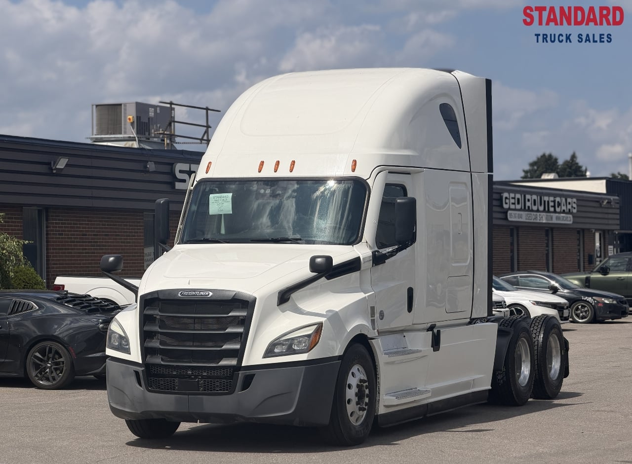 2021 FREIGHTLINER Cascadia Tandem Axle Sleeper #1 2021 FREIGHTLINER Cascadia Tandem Axle Sleeper #1