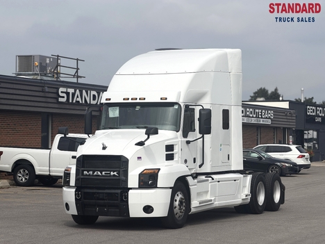 2024 MACK Anthem Tandem Axle Sleeper #1548