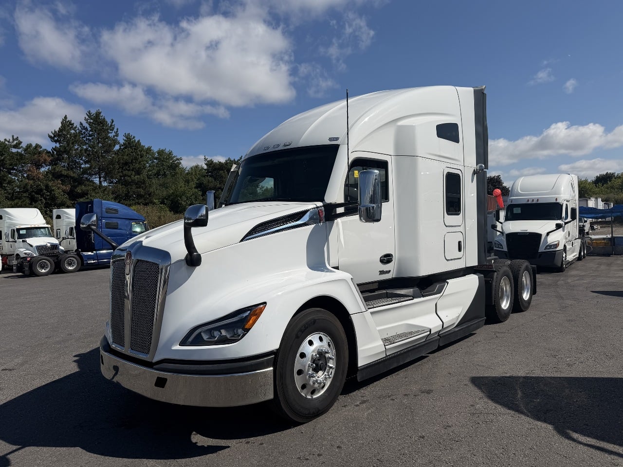 2023 KENWORTH T680 Tandem Axle Sleeper #1 2023 KENWORTH T680 Tandem Axle Sleeper #1