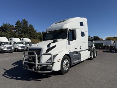 2019 VOLVO 760 Tandem Axle Sleeper #1580 2019 VOLVO 760 Tandem Axle Sleeper #1580