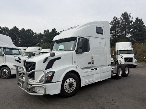 2018-volvo-670-tandem-axle-sleeper #1581