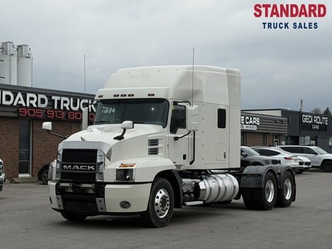 2019 MACK ANTHEM Tandem Axle Sleeper #1582 2019 MACK ANTHEM Tandem Axle Sleeper #1582