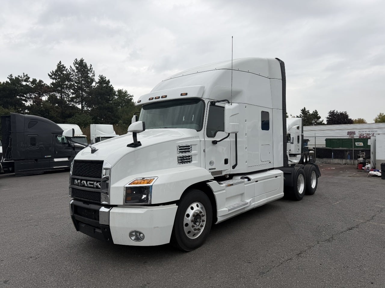 2019 MACK ANTHEM Tandem Axle Sleeper #1 2019 MACK ANTHEM Tandem Axle Sleeper #1