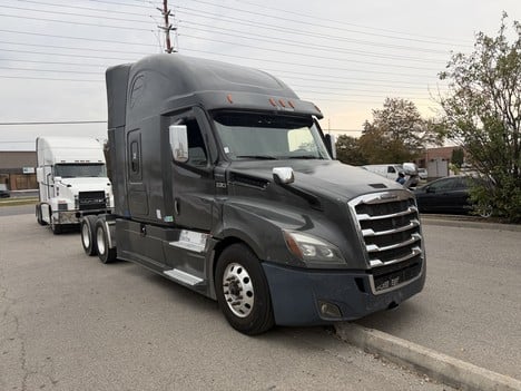 2022 FREIGHTLINER CASCADIA Tandem Axle Sleeper #1589 2022 FREIGHTLINER CASCADIA Tandem Axle Sleeper #1589