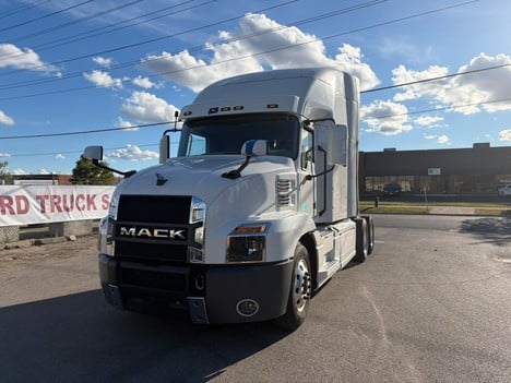 2022 MACK ANTHEM Tandem Axle Sleeper #1595 2022 MACK ANTHEM Tandem Axle Sleeper #1595