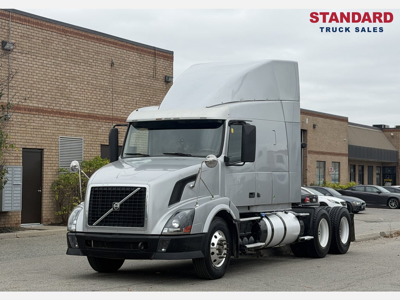 2017 VOLVO VVN Tandem Axle Sleeper #1 2017 VOLVO VVN Tandem Axle Sleeper #1