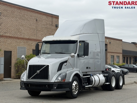 2017-volvo-vvn-tandem-axle-sleeper #1598