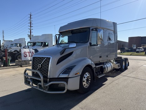 2020-volvo-740-tandem-axle-sleeper #1600