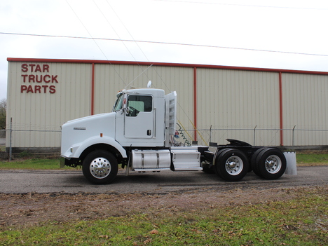 2007 KENWORTH T800 Tandem Axle Daycab #1092