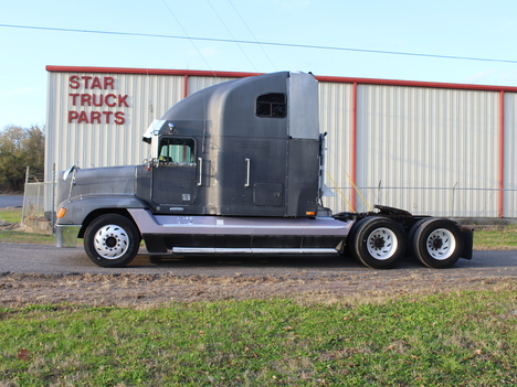 1999 FREIGHTLINER FLD120 Tandem Axle Sleeper #1130
