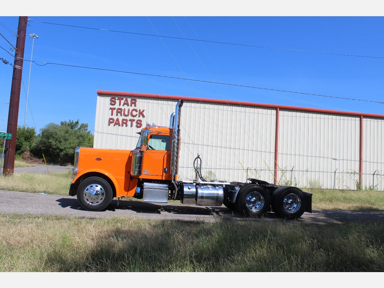 2022 PETERBILT 389 Tandem Axle Daycab #1 2022 PETERBILT 389 Tandem Axle Daycab #1