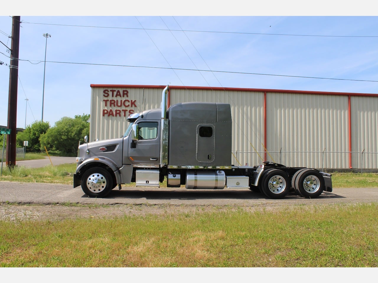 2019 PETERBILT 567 Tandem Axle Sleeper #1 2019 PETERBILT 567 Tandem Axle Sleeper #1