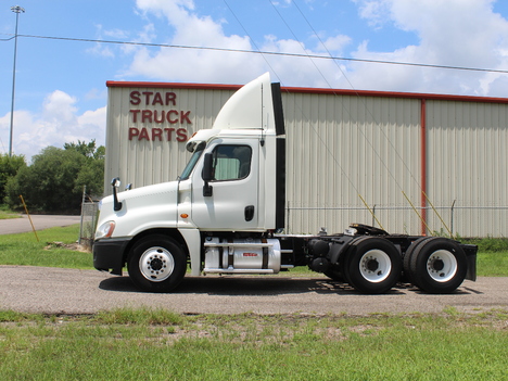 2013 FREIGHTLINER Cascadia CA125DC Tandem Axle Daycab #1182