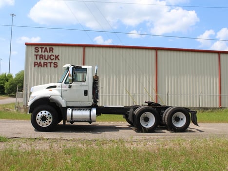 2006 INTERNATIONAL 7600 Tandem Axle Daycab #1199 2006 INTERNATIONAL 7600 Tandem Axle Daycab #1199