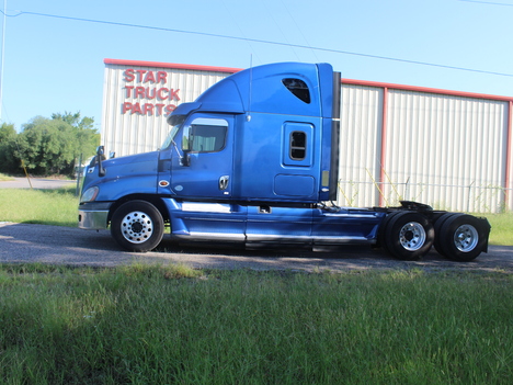2013 FREIGHTLINER CASCADIA 125 Tandem Axle Sleeper #1229