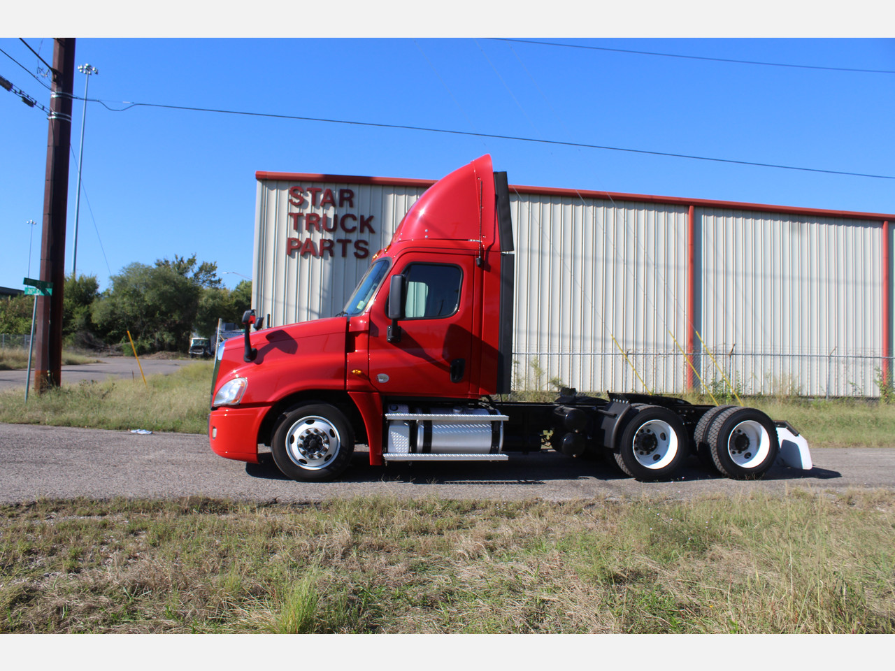 2020 FREIGHTLINER CASCADIA 125 Tandem Axle Daycab #1 2020 FREIGHTLINER CASCADIA 125 Tandem Axle Daycab #1