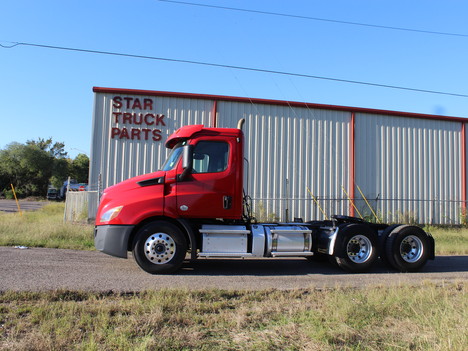 2020 FREIGHTLINER CASCADIA Tandem Axle Daycab #1258