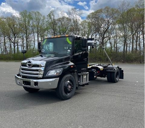 NEW 2027 HINO L7 HOOKLIFT TRUCK #1493 NEW 2027 HINO L7 HOOKLIFT TRUCK #1493