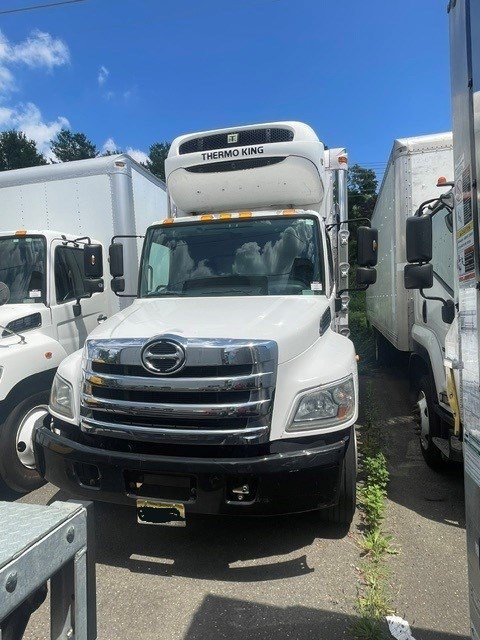 USED 2018 HINO 338 REEFER TRUCK #1518 USED 2018 HINO 338 REEFER TRUCK #1518